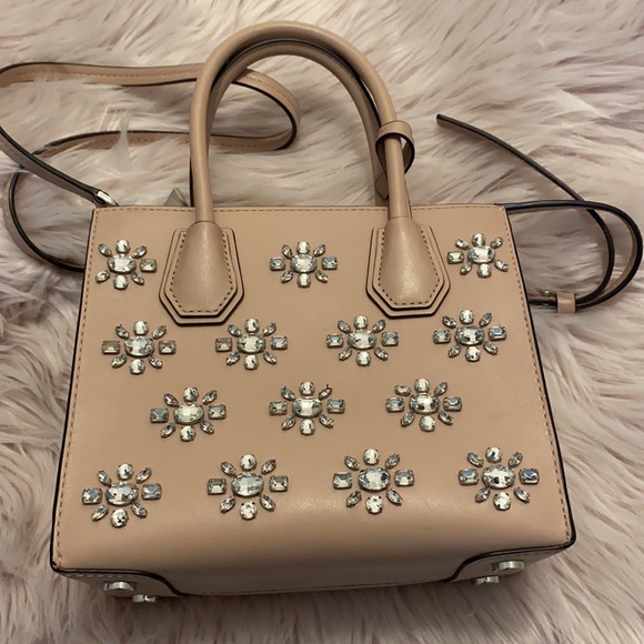 COPY - Michel Kors Mercer Medium Saffiano with crystals - Picture 2 of 11